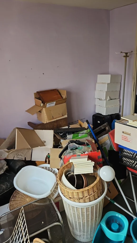 Vervuilde woning ontruimen voor